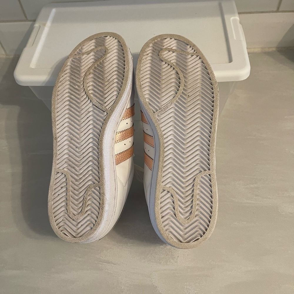 Adidas Shell Toe Size 6 - Picture 5 of 5